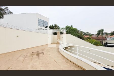Casa de condomínio à venda com 492m², 4 quartos e 6 vagas Casa de condomínio à venda com 492m², 4 quartos e 6 vagasTerraço