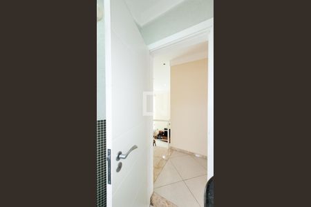 Casa de condomínio à venda com 492m², 4 quartos e 6 vagas Casa de condomínio à venda com 492m², 4 quartos e 6 vagasBanheiro Social