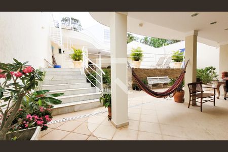 Casa de condomínio à venda com 492m², 4 quartos e 6 vagas Casa de condomínio à venda com 492m², 4 quartos e 6 vagasÁrea gourmet