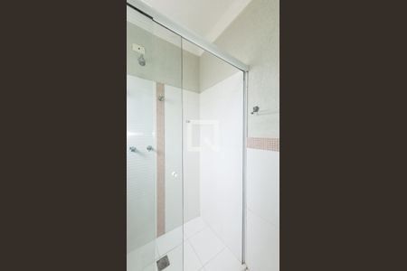 Casa de condomínio à venda com 492m², 4 quartos e 6 vagas Casa de condomínio à venda com 492m², 4 quartos e 6 vagasBanheiro dos Quartos