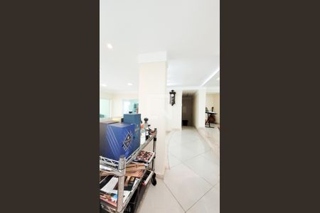 Casa de condomínio à venda com 492m², 4 quartos e 6 vagas Casa de condomínio à venda com 492m², 4 quartos e 6 vagasBar