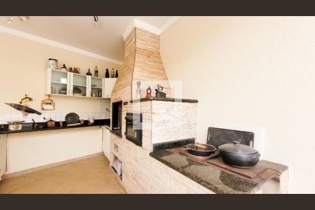 Casa de condomínio à venda com 492m², 4 quartos e 6 vagas Casa de condomínio à venda com 492m², 4 quartos e 6 vagasChurrasqueira