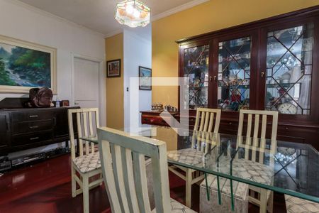 Casa à venda com 237m², 7 quartos e 2 vagas Casa à venda com 237m², 7 quartos e 2 vagasSala 2