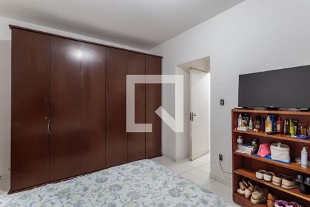 Casa à venda com 237m², 7 quartos e 2 vagas Casa à venda com 237m², 7 quartos e 2 vagasQuarto 2