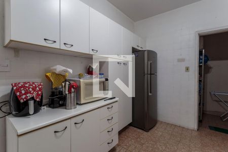 Casa à venda com 237m², 7 quartos e 2 vagas Casa à venda com 237m², 7 quartos e 2 vagasCozinha