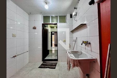 Casa à venda com 155m², 3 quartos e 2 vagas Casa à venda com 155m², 3 quartos e 2 vagasÁrea de Serviço