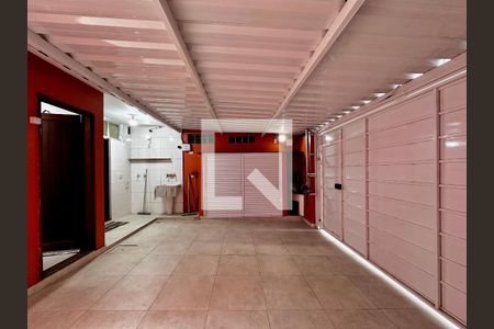 Casa à venda com 155m², 3 quartos e 2 vagas Casa à venda com 155m², 3 quartos e 2 vagasGaragem