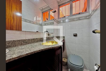 Casa à venda com 155m², 3 quartos e 2 vagas Casa à venda com 155m², 3 quartos e 2 vagasLavabo