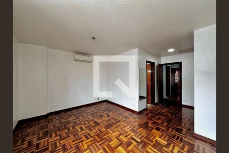 Casa à venda com 155m², 3 quartos e 2 vagas Casa à venda com 155m², 3 quartos e 2 vagasSuíte