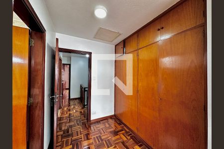 Casa à venda com 155m², 3 quartos e 2 vagas Casa à venda com 155m², 3 quartos e 2 vagasCloset Suíte