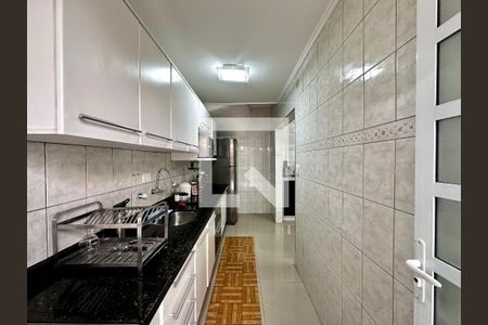 Casa à venda com 105m², 2 quartos e 2 vagas Casa à venda com 105m², 2 quartos e 2 vagasCozinha
