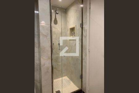 Apartamento à venda com 163m², 3 quartos e 2 vagas Apartamento à venda com 163m², 3 quartos e 2 vagasBanheiro social