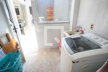 Casa de condomínio para alugar com 380m², 4 quartos e 2 vagas Casa de condomínio para alugar com 380m², 4 quartos e 2 vagasÁrea de Serviço