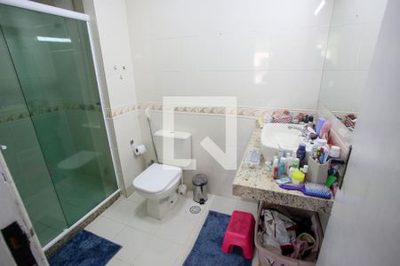 Casa de condomínio para alugar com 380m², 4 quartos e 2 vagas Casa de condomínio para alugar com 380m², 4 quartos e 2 vagasBanheiro da Suíte
