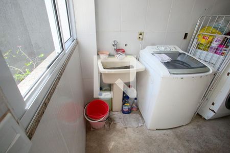 Casa de condomínio para alugar com 380m², 4 quartos e 2 vagas Casa de condomínio para alugar com 380m², 4 quartos e 2 vagasÁrea de Serviço