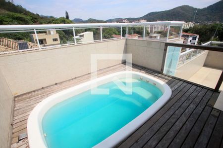 Casa de condomínio para alugar com 380m², 4 quartos e 2 vagas Casa de condomínio para alugar com 380m², 4 quartos e 2 vagasPiscina do Terraço