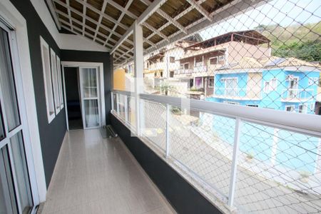 Casa de condomínio para alugar com 380m², 4 quartos e 2 vagas Casa de condomínio para alugar com 380m², 4 quartos e 2 vagasVaranda da Suíte