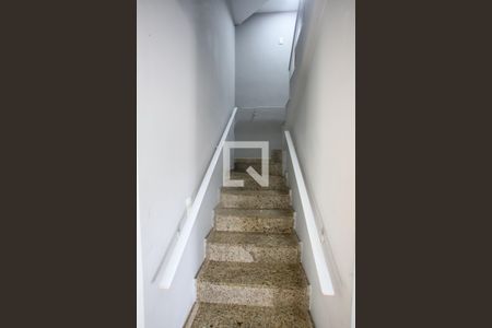 Casa de condomínio para alugar com 380m², 4 quartos e 2 vagas Casa de condomínio para alugar com 380m², 4 quartos e 2 vagasEscada