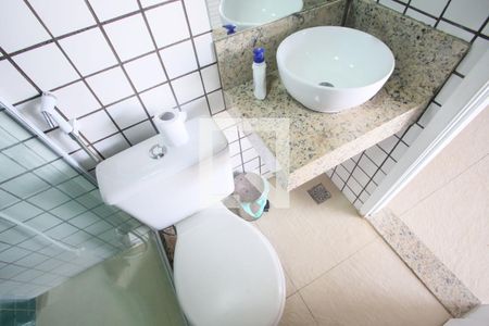 Casa de condomínio para alugar com 380m², 4 quartos e 2 vagas Casa de condomínio para alugar com 380m², 4 quartos e 2 vagasBanheiro do Terraço