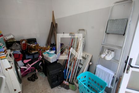 Casa de condomínio para alugar com 380m², 4 quartos e 2 vagas Casa de condomínio para alugar com 380m², 4 quartos e 2 vagasÁrea de Serviço