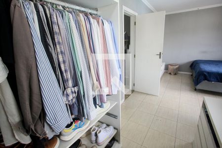 Casa de condomínio para alugar com 380m², 4 quartos e 2 vagas Casa de condomínio para alugar com 380m², 4 quartos e 2 vagasCloset da suíte