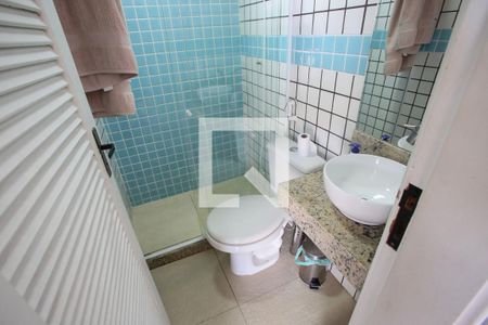 Casa de condomínio para alugar com 380m², 4 quartos e 2 vagas Casa de condomínio para alugar com 380m², 4 quartos e 2 vagasBanheiro do Terraço