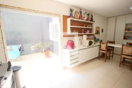 Casa de condomínio para alugar com 380m², 4 quartos e 2 vagas Casa de condomínio para alugar com 380m², 4 quartos e 2 vagasCozinha