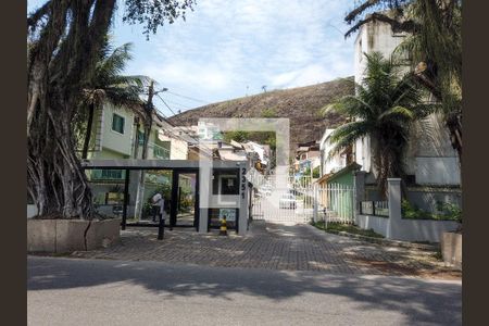 Casa de condomínio para alugar com 380m², 4 quartos e 2 vagas Casa de condomínio para alugar com 380m², 4 quartos e 2 vagasFachada do Condomínio