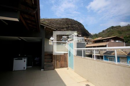 Casa de condomínio para alugar com 380m², 4 quartos e 2 vagas Casa de condomínio para alugar com 380m², 4 quartos e 2 vagasTerraço