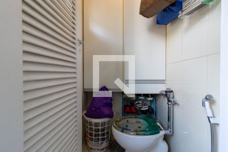 Apartamento à venda com 136m², 2 quartos e 2 vagasBanheiro de Serviço