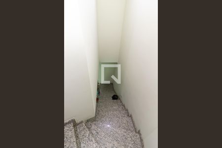 Casa à venda com 123m², 3 quartos e 2 vagasEscada