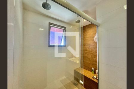 Apartamento à venda com 161m², 3 quartos e 2 vagasSuíte 1 - Banheiro