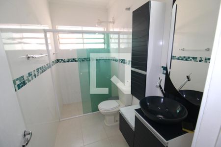 Casa à venda com 149m², 4 quartos e 1 vagaBanheiro 2