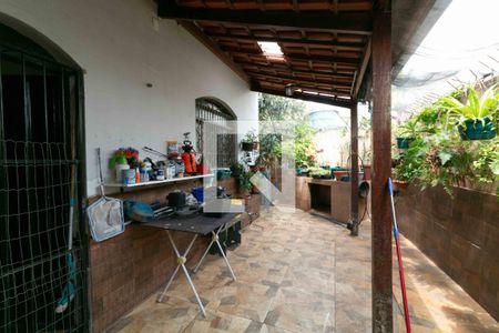 Casa à venda com 185m², 2 quartos e 4 vagas Casa à venda com 185m², 2 quartos e 4 vagasÁrea Externa