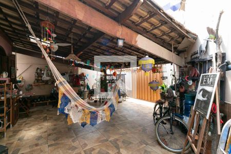 Casa à venda com 185m², 2 quartos e 4 vagas Casa à venda com 185m², 2 quartos e 4 vagasÁrea Externa