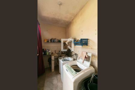 Casa à venda com 185m², 2 quartos e 4 vagas Casa à venda com 185m², 2 quartos e 4 vagasÁrea de Serviço