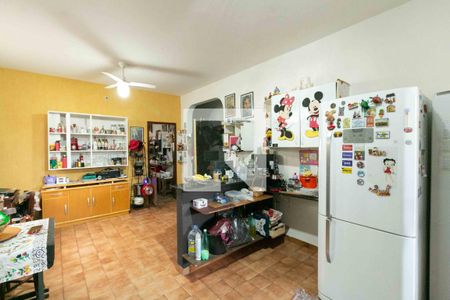 Casa à venda com 185m², 2 quartos e 4 vagas Casa à venda com 185m², 2 quartos e 4 vagasCozinha