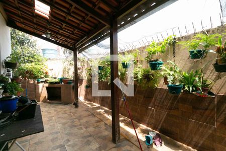 Casa à venda com 185m², 2 quartos e 4 vagas Casa à venda com 185m², 2 quartos e 4 vagasÁrea Externa