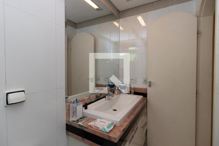 Casa à venda com 500m², 3 quartos e 7 vagas Casa à venda com 500m², 3 quartos e 7 vagasBanheiro da Suíte 1