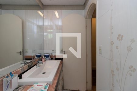 Casa à venda com 500m², 3 quartos e 7 vagas Casa à venda com 500m², 3 quartos e 7 vagasBanheiro da Suíte 1