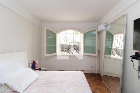 Casa à venda com 500m², 3 quartos e 7 vagas Casa à venda com 500m², 3 quartos e 7 vagasQuarto Suíte 2