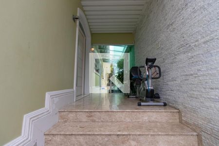 Casa à venda com 500m², 3 quartos e 7 vagas Casa à venda com 500m², 3 quartos e 7 vagasEntrada