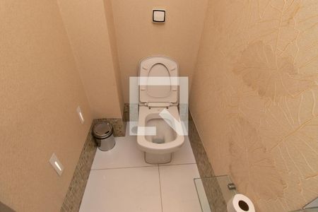 Casa à venda com 500m², 3 quartos e 7 vagas Casa à venda com 500m², 3 quartos e 7 vagasLavabo