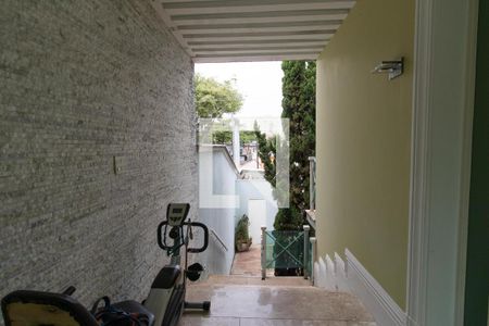 Casa à venda com 500m², 3 quartos e 7 vagas Casa à venda com 500m², 3 quartos e 7 vagasEntrada