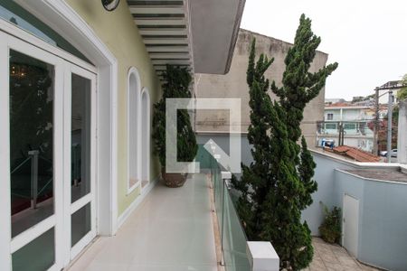 Casa à venda com 500m², 3 quartos e 7 vagas Casa à venda com 500m², 3 quartos e 7 vagasVaranda