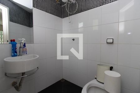 Casa à venda com 500m², 3 quartos e 7 vagas Casa à venda com 500m², 3 quartos e 7 vagasBanheiro da Sala de Jogos