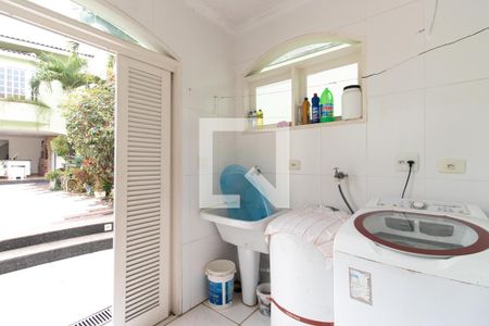 Casa à venda com 500m², 3 quartos e 7 vagas Casa à venda com 500m², 3 quartos e 7 vagasÁrea de Serviço