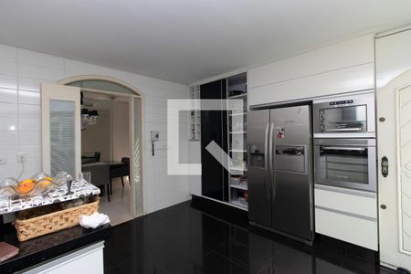 Casa à venda com 500m², 3 quartos e 7 vagas Casa à venda com 500m², 3 quartos e 7 vagasCozinha