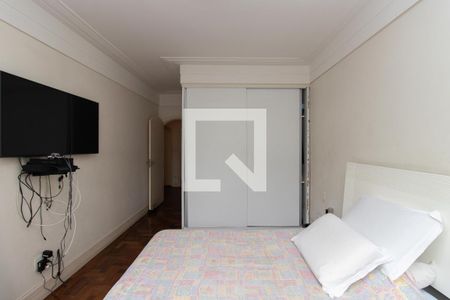 Casa à venda com 500m², 3 quartos e 7 vagas Casa à venda com 500m², 3 quartos e 7 vagasQuarto Suíte 2