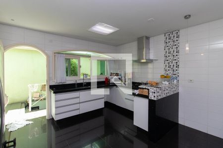 Casa à venda com 500m², 3 quartos e 7 vagas Casa à venda com 500m², 3 quartos e 7 vagasCozinha